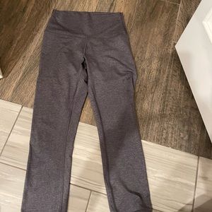 Heathered grey lululemon wunder under leggings